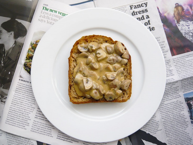 mushroom-sauce-toast