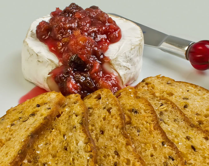 topBread-Crisps-with-Wheel-of-Chevre-Brie-Spiced-Rhubarb-Chutney1