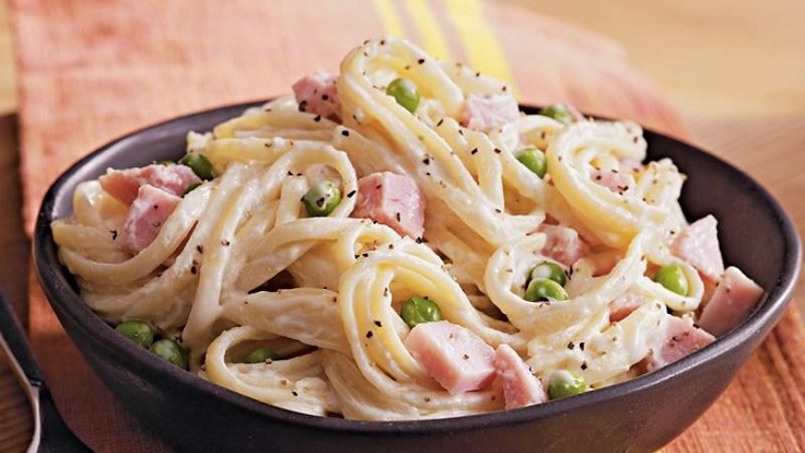 Crock-Pot-Cheesy-Ham-and-Noodles