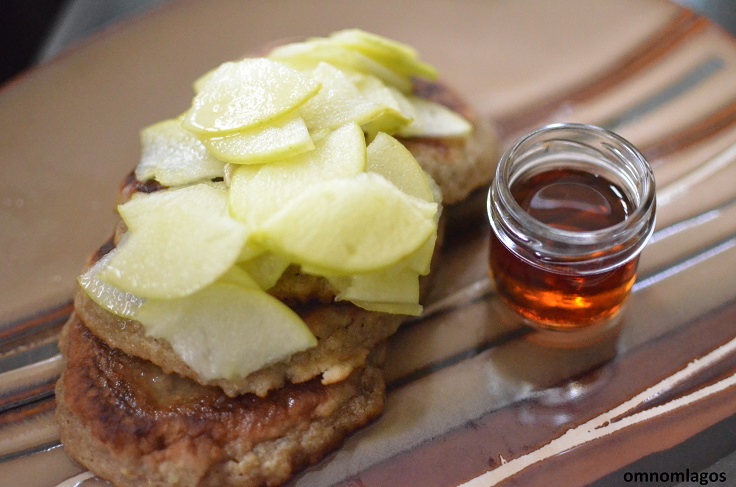 oatmeal-pancakes-with-apples-and-maple-syrup