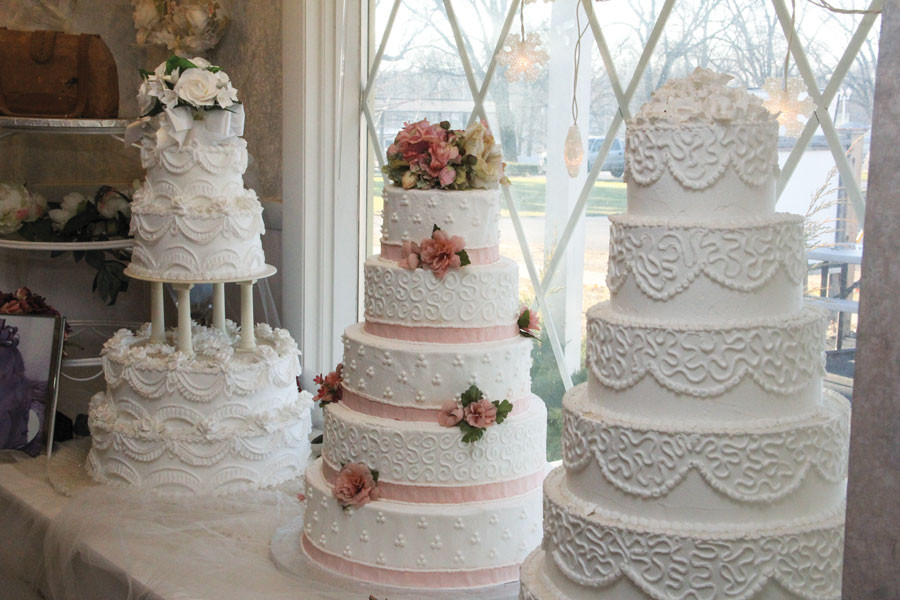 2016 Wedding Cakes
 2016 Sweet Wedding Cake Trends Illinois Country Living