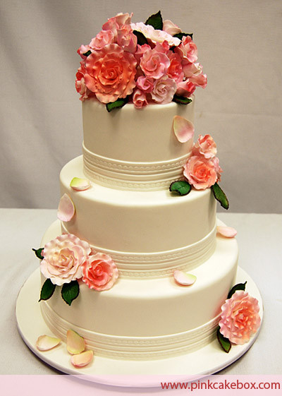 3 Layered Wedding Cakes
 Casamento fazer e manter Quadrado ou redondo