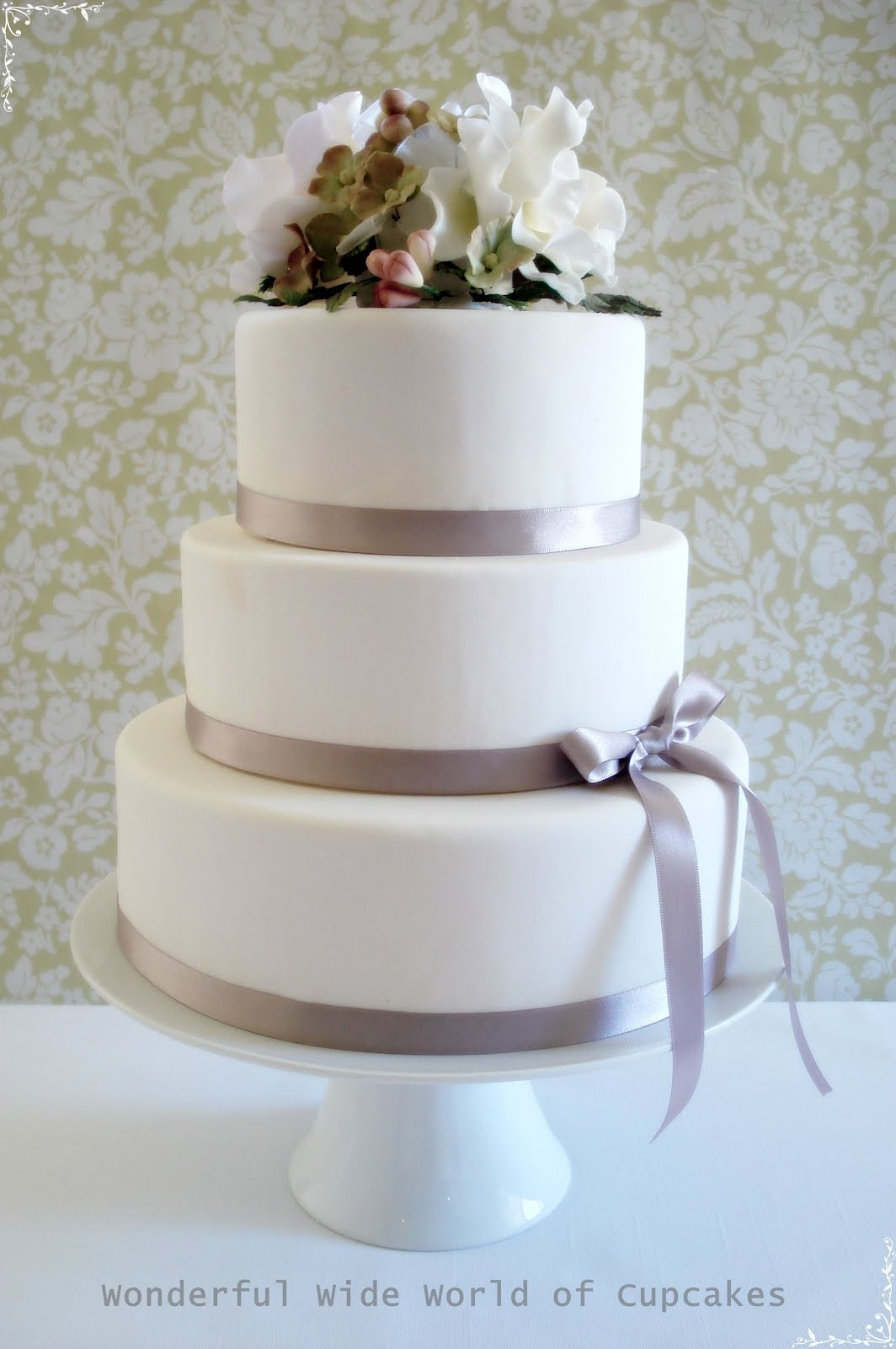 3 Layered Wedding Cakes
 Small Wedding Cakes Wedding Plan Ideas