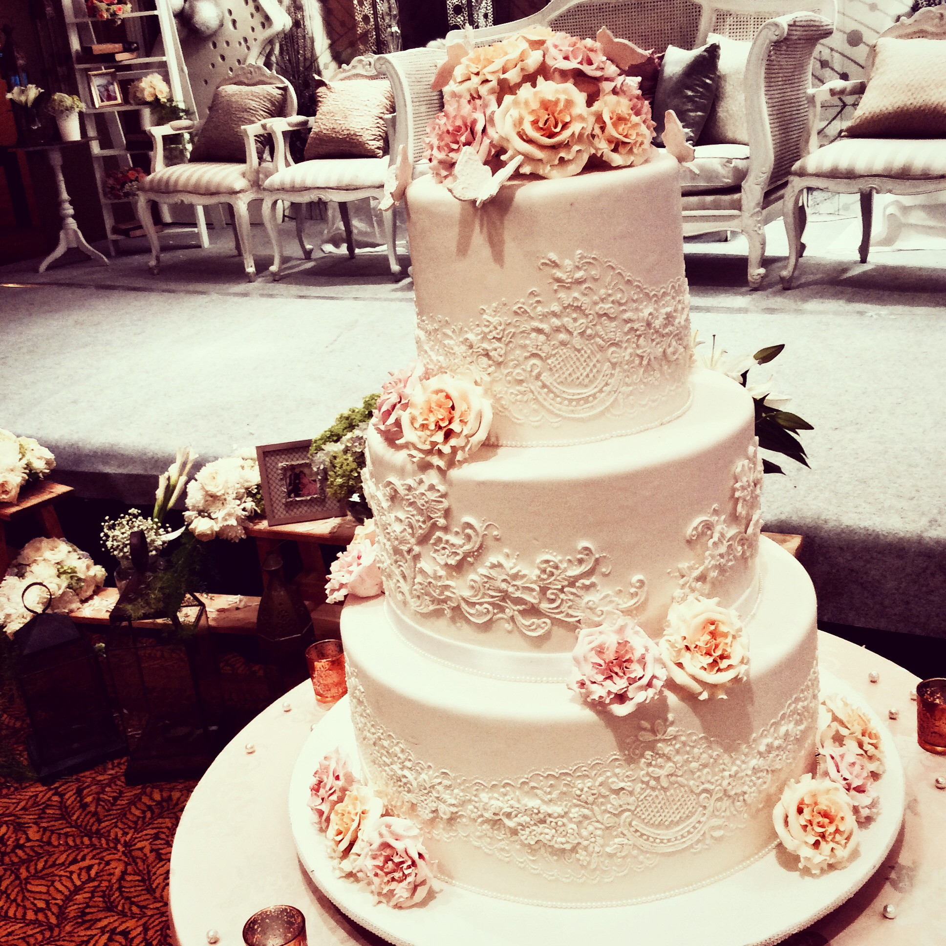 3 Layers Wedding Cakes
 3 layers wedding cakes by LeNovelle Cake