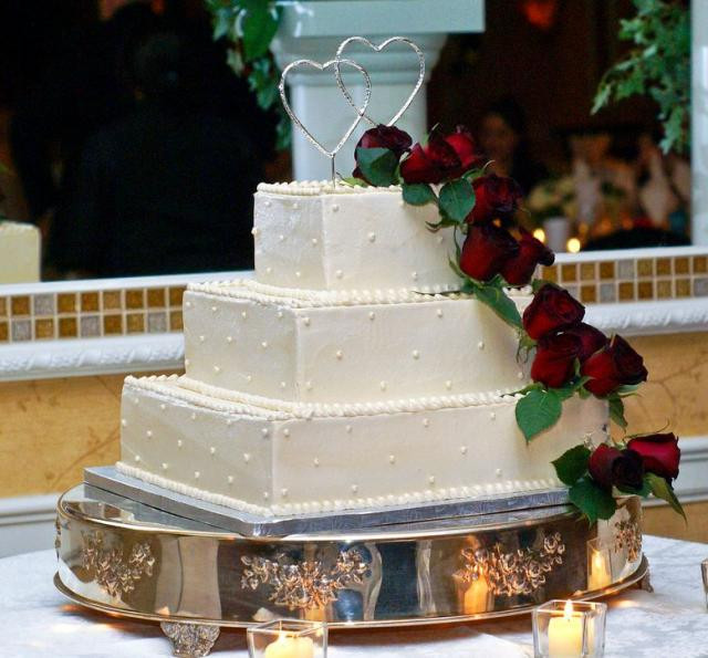 3 Tier Square Wedding Cakes
 Three tier square ivory wedding cake with red roses and