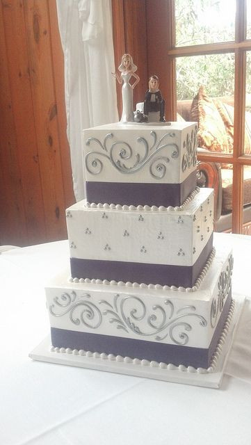 3 Tier Square Wedding Cakes
 3 tier square wedding cake 2073 Pinterest