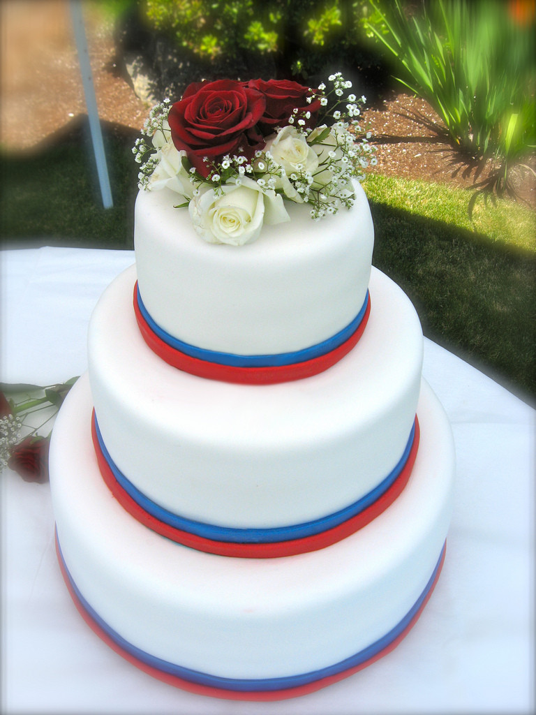4Th Of July Wedding Cakes
 Fourth of July themed wedding cake White fondant red and