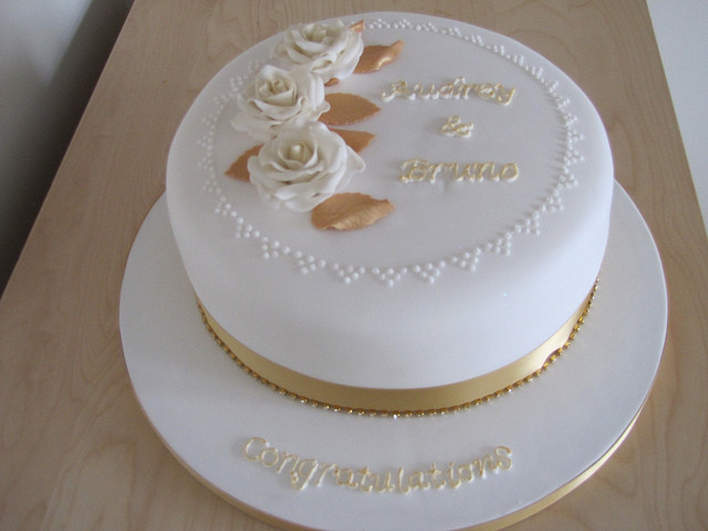 50Th Wedding Anniversary Cakes
 Cool Wedding Marriage Anniversary Cakes With Names