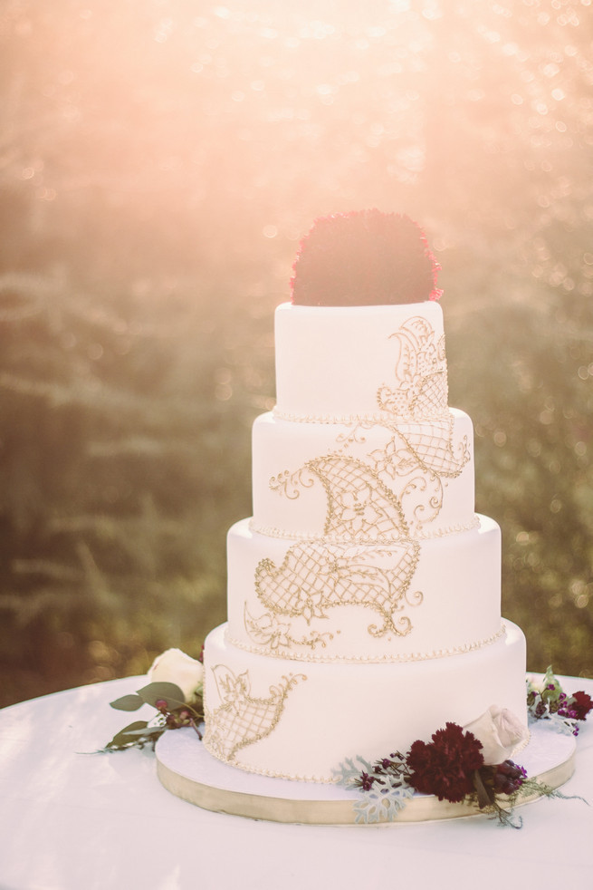 All White Wedding Cake
 25 Amazing All White Wedding Cakes