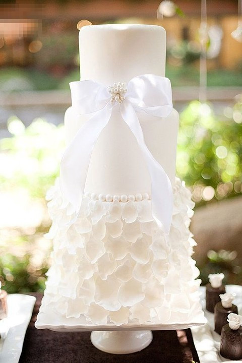 All White Wedding Cakes
 37 Exquisite All White Wedding Cakes