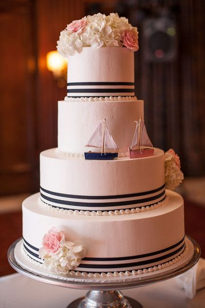 Anchor Wedding Cakes
 9 REASONS TO HAVE A NAUTICAL WEDDING