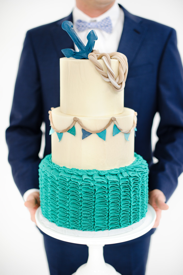 Anchor Wedding Cakes
 10 Nautical Wedding Cakes Too Pretty you may not want to