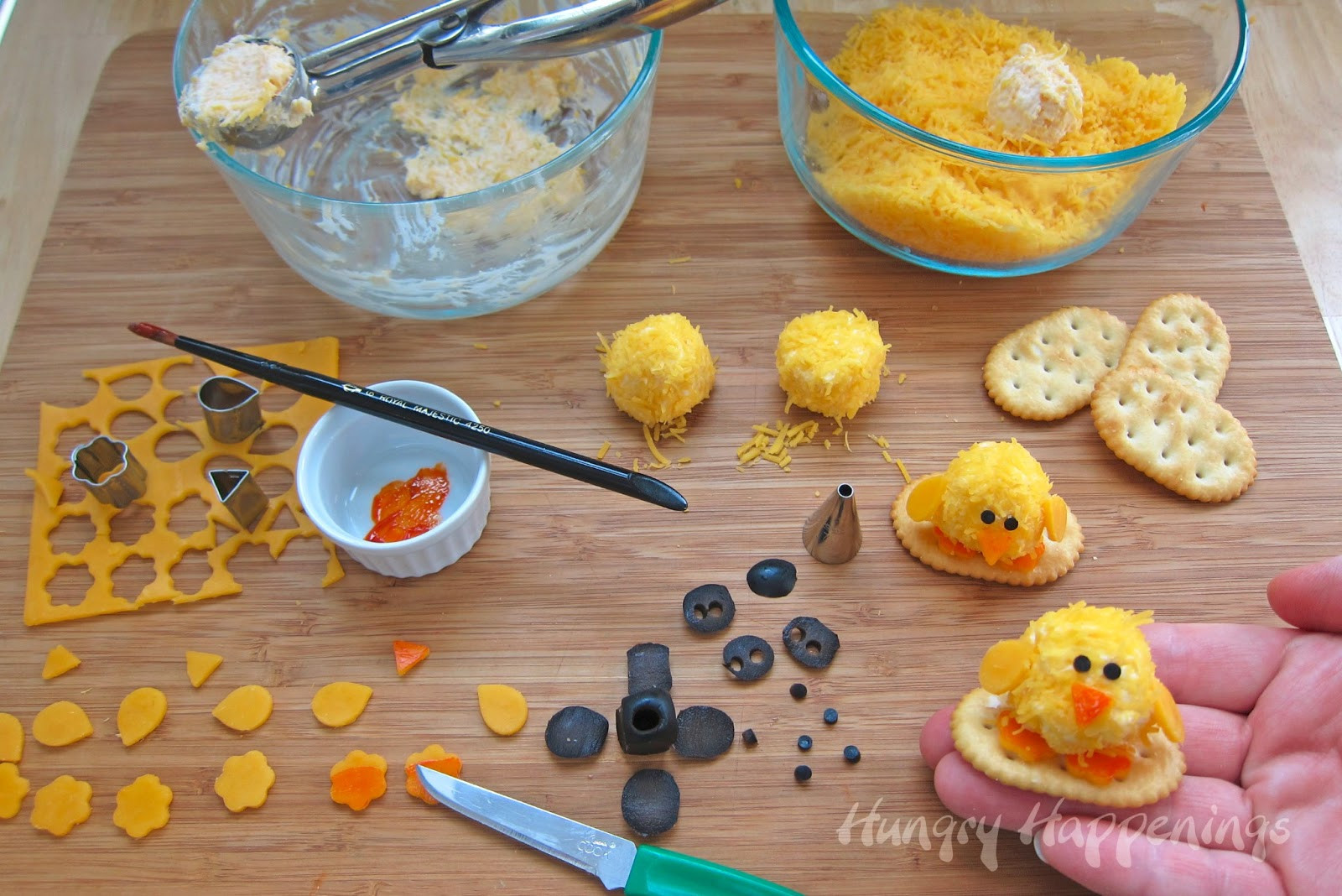 Appetizers For Easter
 Easter Appetizers Baby Chick Cheese Balls are so CUTE