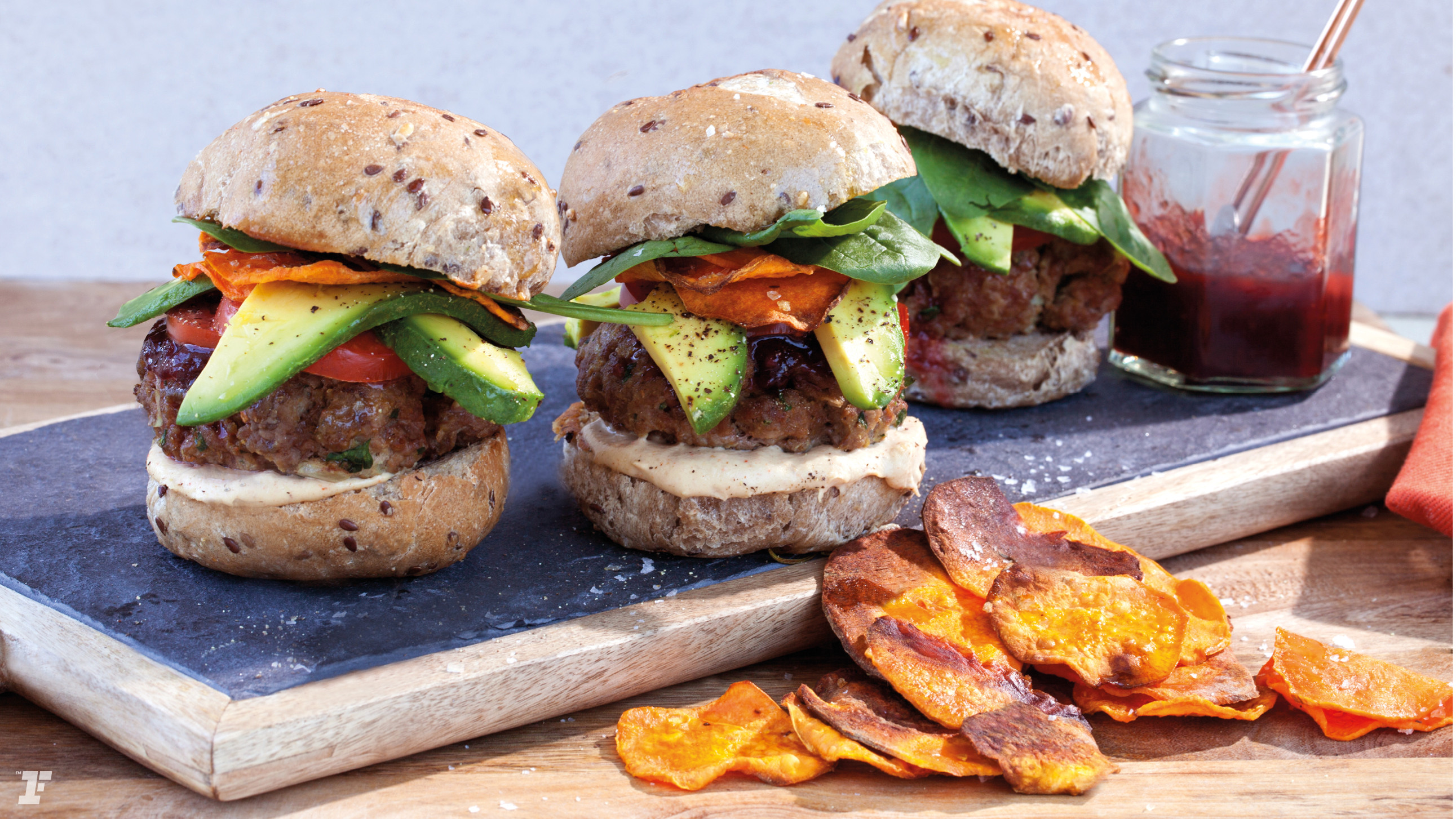 Are Hamburgers Healthy
 MINI HEALTHY BURGERS WITH SWEET POTATO CRISPS