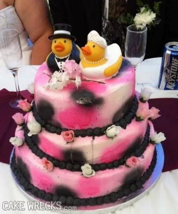 Bad Wedding Cakes
 Wedding Cakes So Bad You Might Reconsider Getting Married