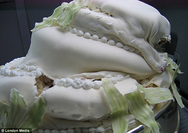 Bad Wedding Cakes
 Are these the worst wedding cakes ever Disastrous