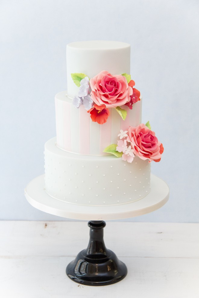 Baking Wedding Cakes
 Modern Wedding Cake Baking And Decorating