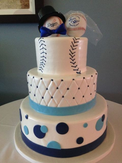 Baseball Wedding Cakes
 21 Funny Baseball Wedding Theme Ideas Weddingomania