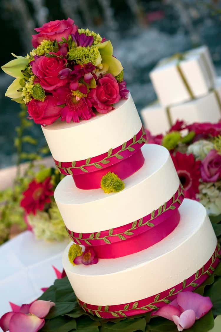 Beach Wedding Cakes Pictures
 Tropical Beach Wedding Cakes too Beautiful to Eat