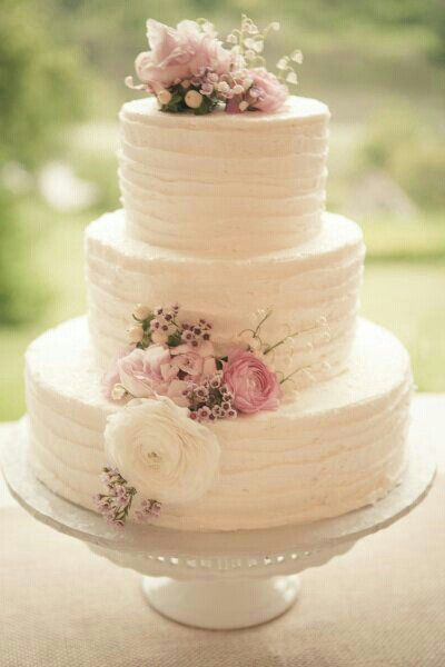 Beautiful Simple Wedding Cakes
 Simple and beautiful wedding cake