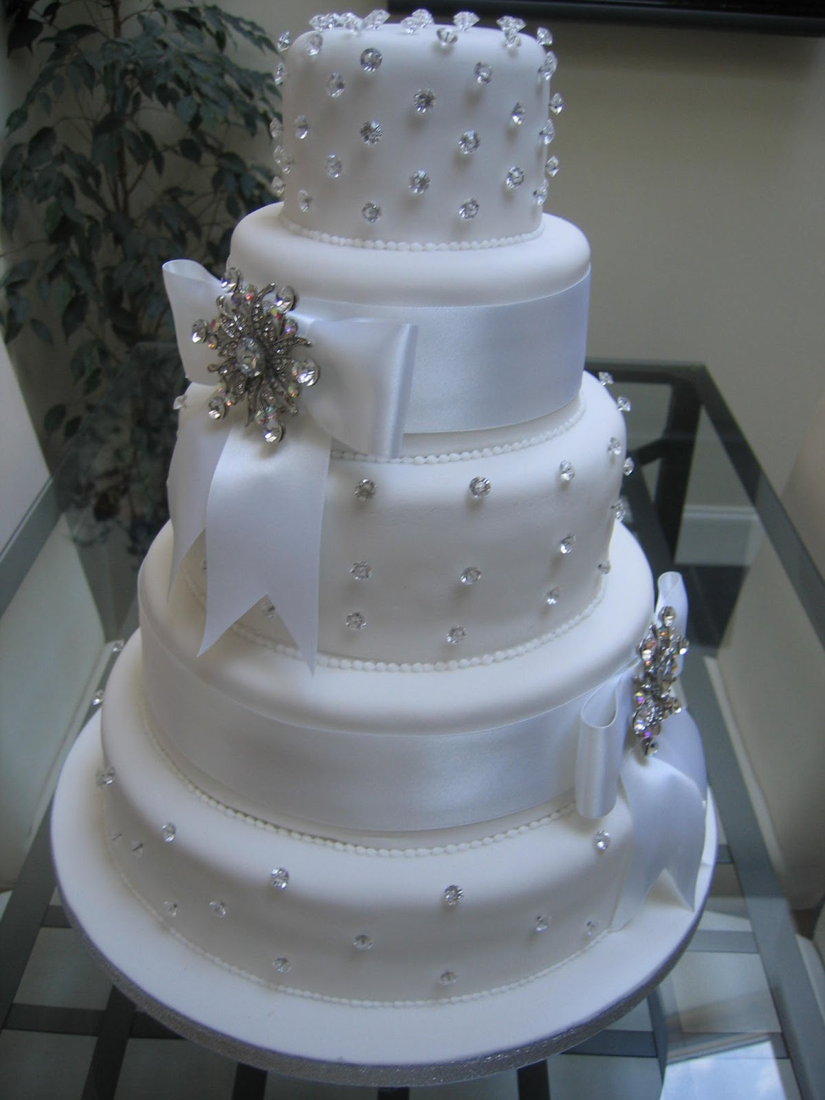 Beautiful Wedding Cakes
 Wedding Cake Bling Beautiful Cakes That Sparkle & Shine