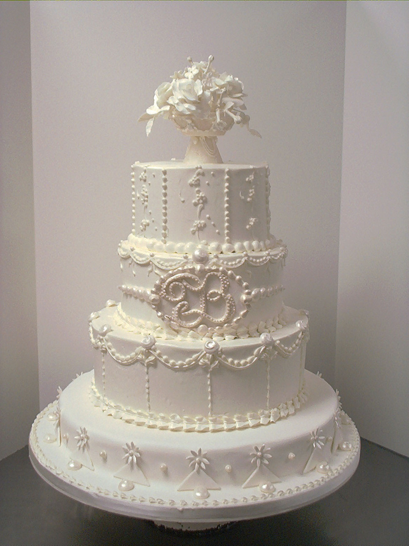 Beautiful Wedding Cakes
 10 Beautiful Wedding Cakes We Love