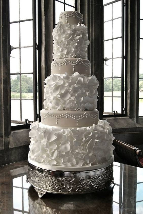 Beautiful Wedding Cakes
 The Latest Wedding Cake Trends Arabia Weddings