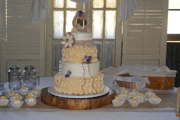 Best Wedding Cakes New Orleans
 Wedding Cake Bakeries in New Orleans LA The Knot