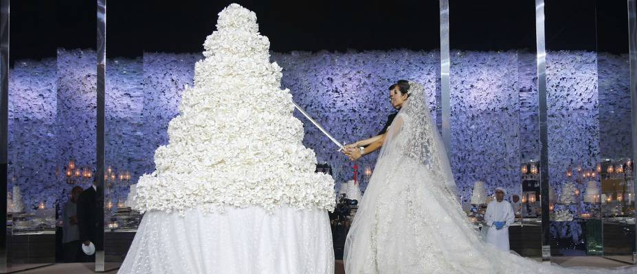 Biggest Wedding Cakes
 9 OF THE BIGGEST WEDDING CAKES IN THE WORLD
