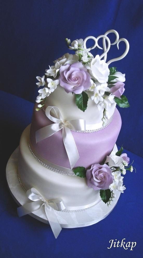 Bilo Wedding Cakes
 Přes 25 nejlepšch nápadů na téma Fialové Svatebn Dorty