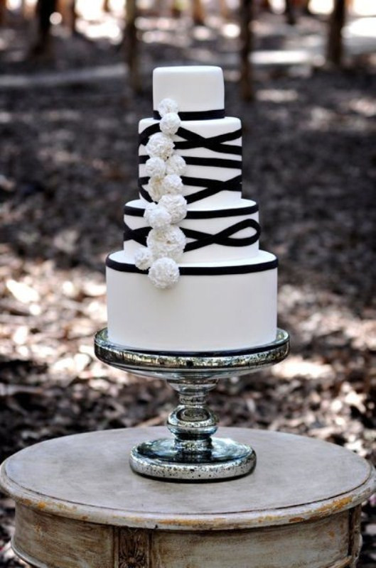 Black And White Wedding Cakes
 Picture Gorgeous Black And White Wedding Cakes