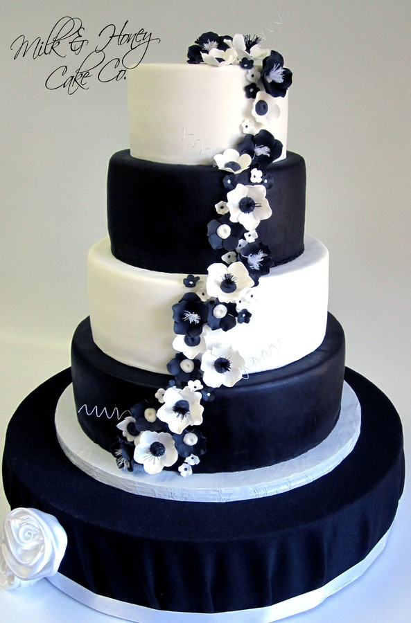 Black White Wedding Cake
 23 Black And White Wedding Cakes Decoration