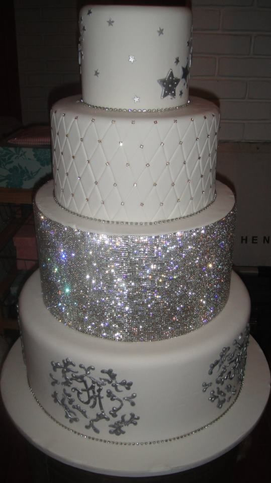 Blinged Out Wedding Cakes
 Blinged Out Wedding Cake Ideas and Designs