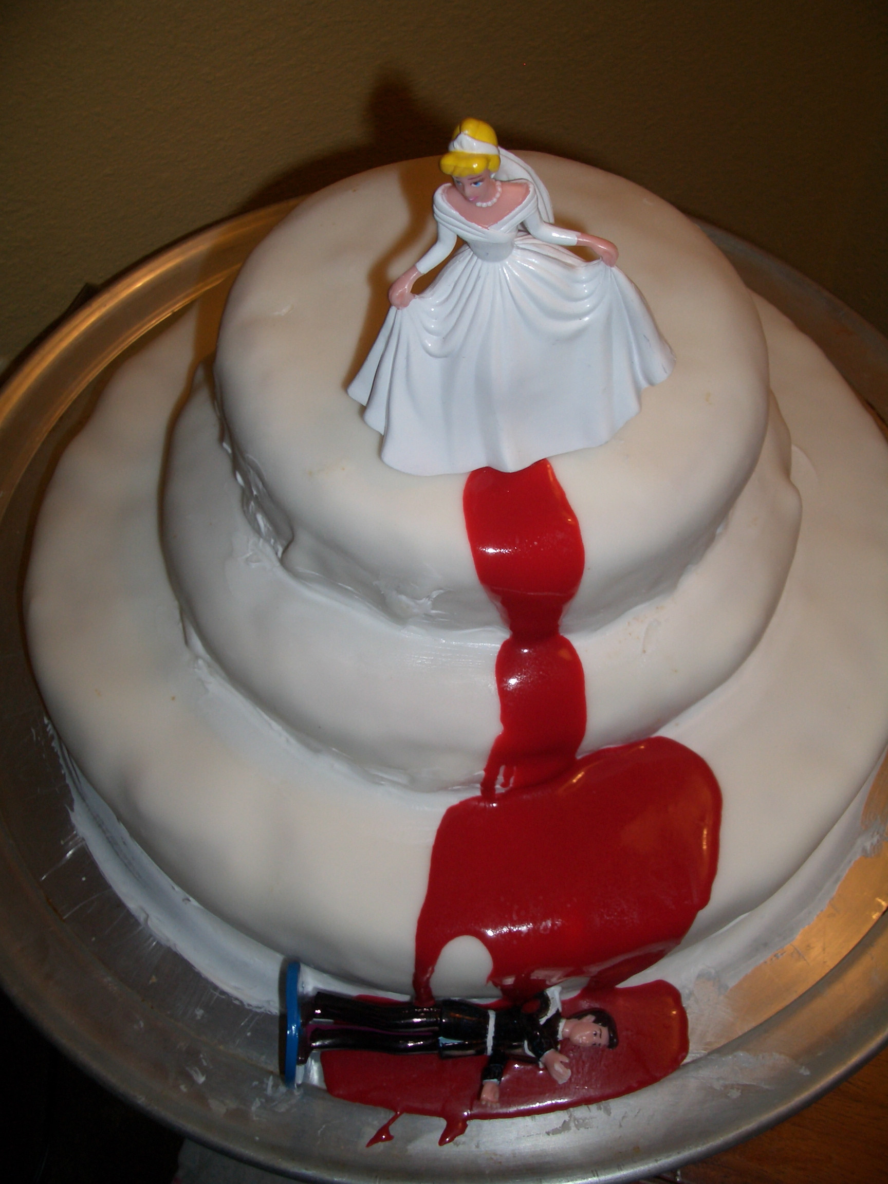 Bloody Wedding Cakes
 divorce cake