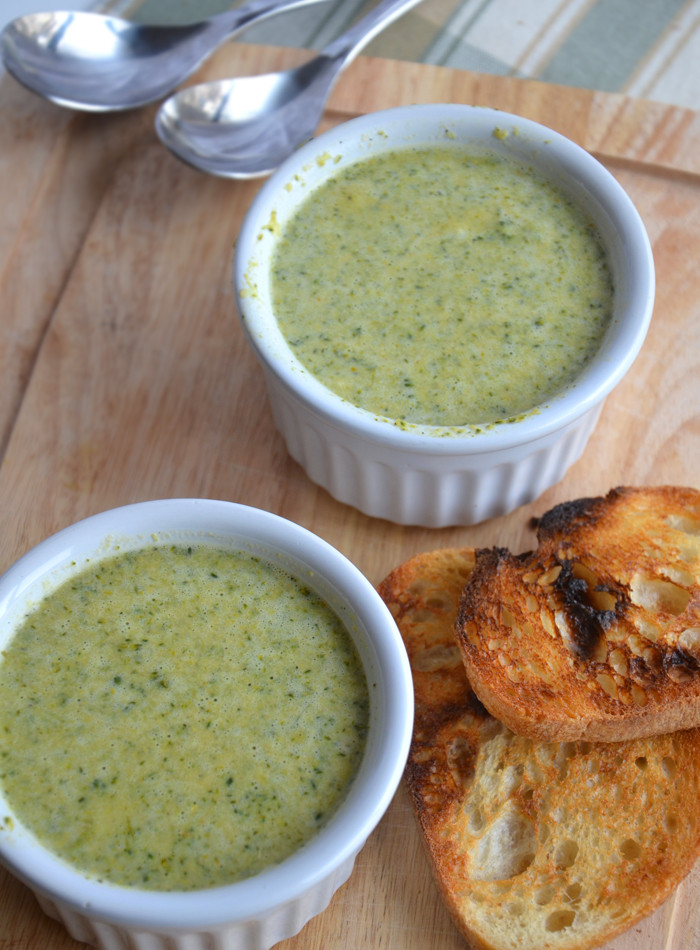 Broccoli Soup Healthy
 Creamy and "Cheesy" Vegan Broccoli Soup