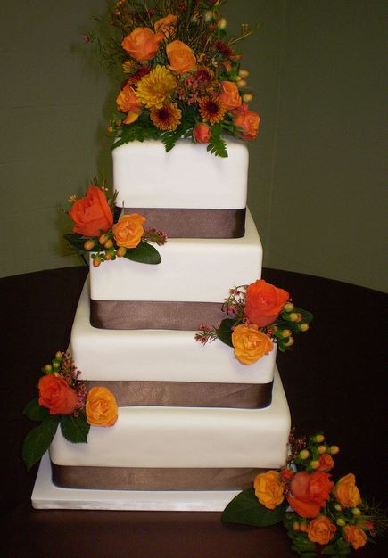 Budget Wedding Cakes
 Autumn wedding cake ideas
