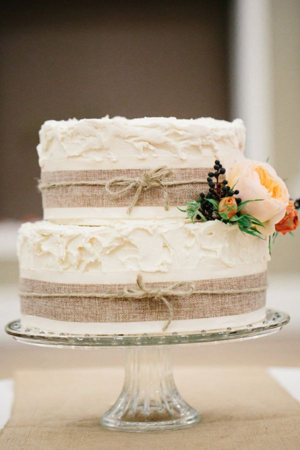 Burlap Wedding Cakes
 20 Rustic Country Wedding Cakes for The Perfect Fall Wedding