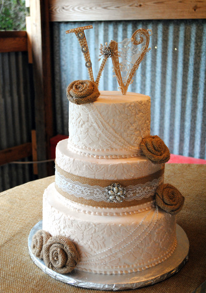 Burlap Wedding Cakes
 Creative Cakes by Monica Reviews Dallas Cake & Bakery