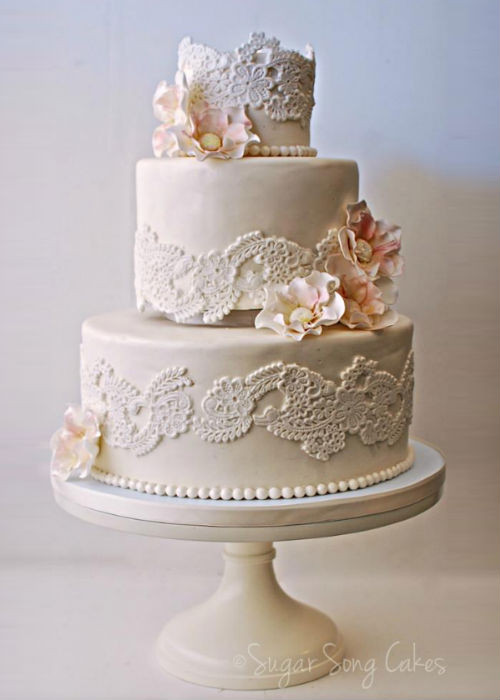 Cake Plateaus For Wedding Cakes
 Vintage Wedding Cake Stands Wedding and Bridal Inspiration