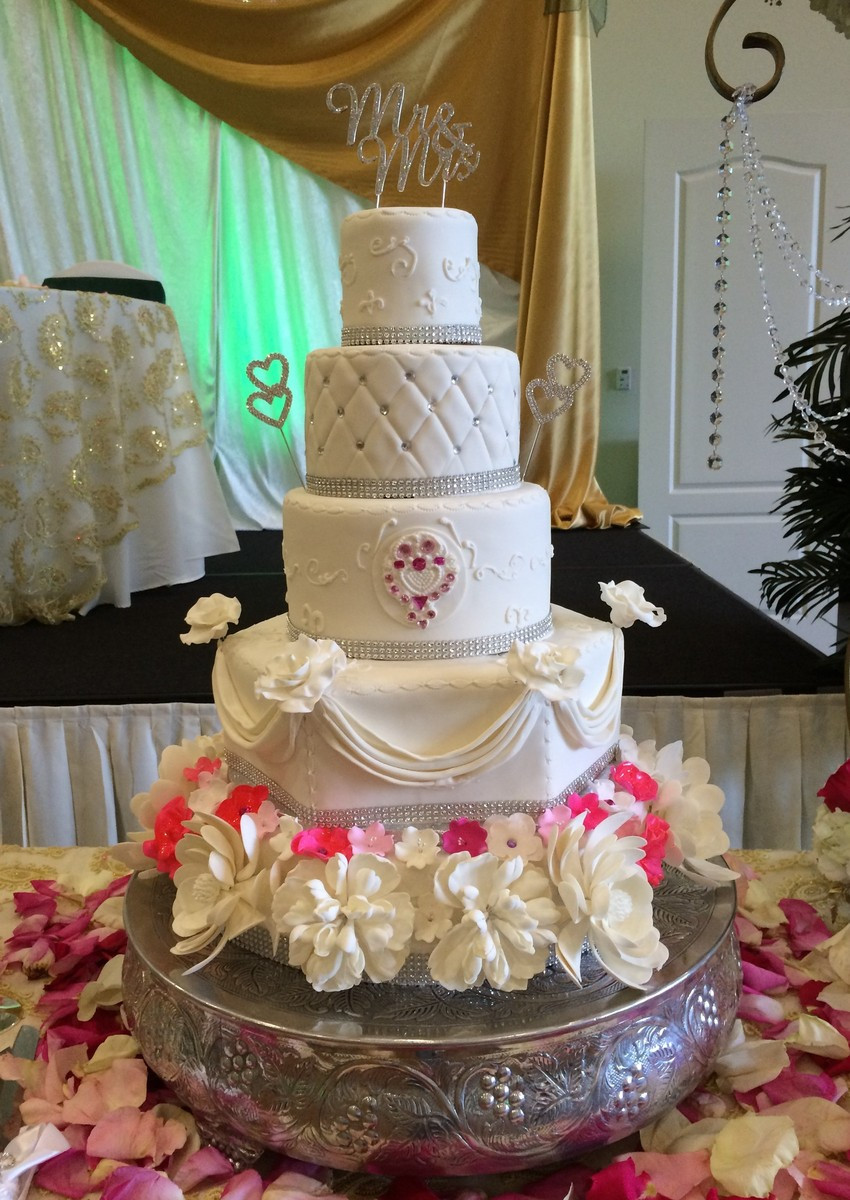 Cakes For A Wedding
 Cakes by Lara Wedding Cake Boynton Beach FL WeddingWire