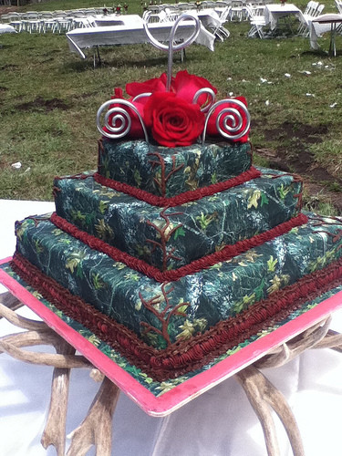 Camo Wedding Cakes Mossy Oak
 Mossy oak camo wedding cake