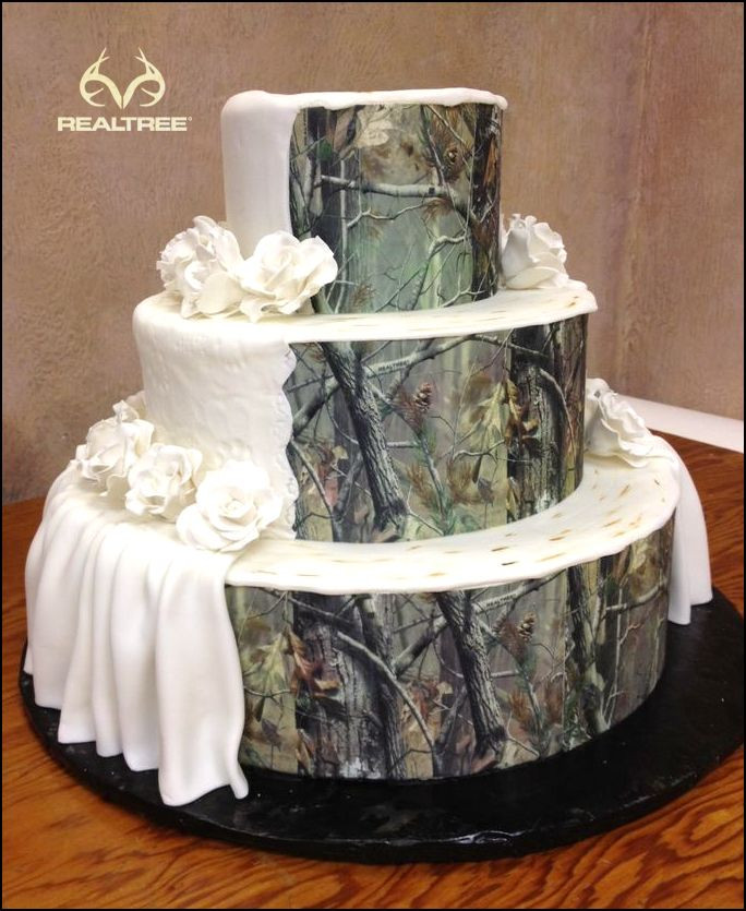 Camouflage Wedding Cakes
 Realtree Camo Wedding Cake = Elegant Classy