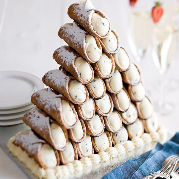 Cannoli Wedding Cakes
 10 Awesome Alternatives to the Traditional Wedding Cake