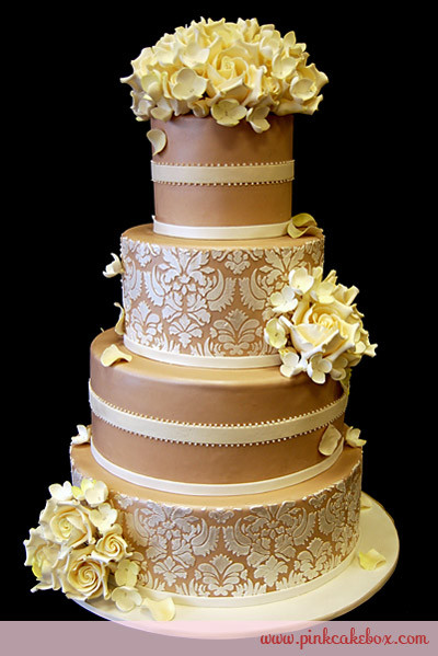 Champagne Color Wedding Cakes
 Zandria s blog Beach weddings are in big trend and it