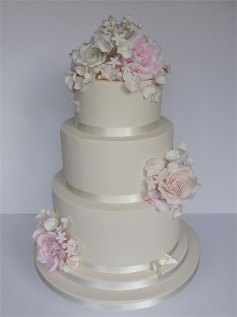 Champagne Coloured Wedding Cakes
 Ivory Blush & Champagne Wedding Cake from Cookie Delicious