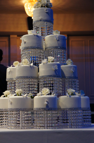 Chandelier Wedding Cakes
 crystal chandelier wedding cake