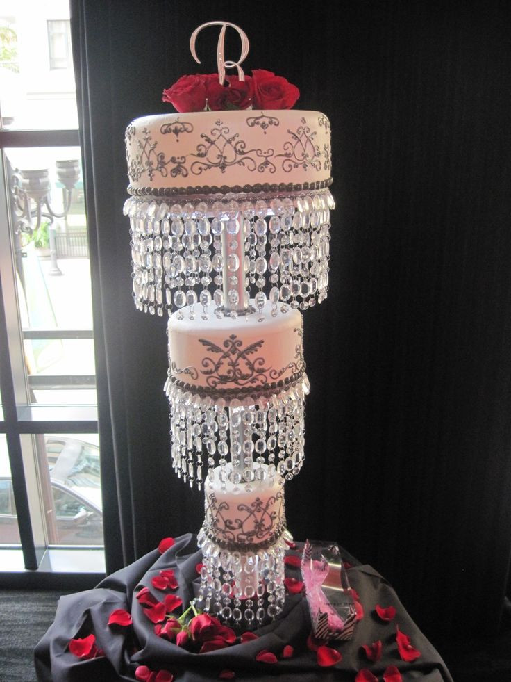 Chandelier Wedding Cakes
 17 Best images about Wedding Cakes Hanging Chandelier