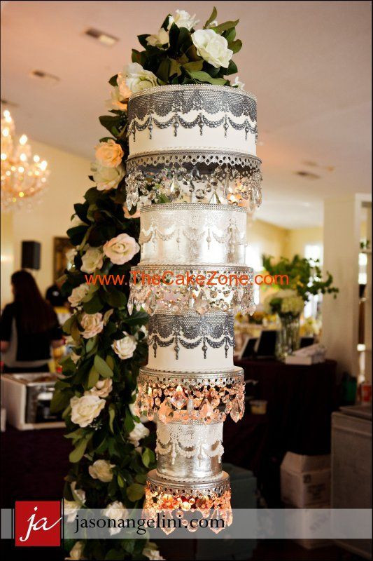 Chandelier Wedding Cakes
 Upside Down wedding cake chandelier cake thecakezone