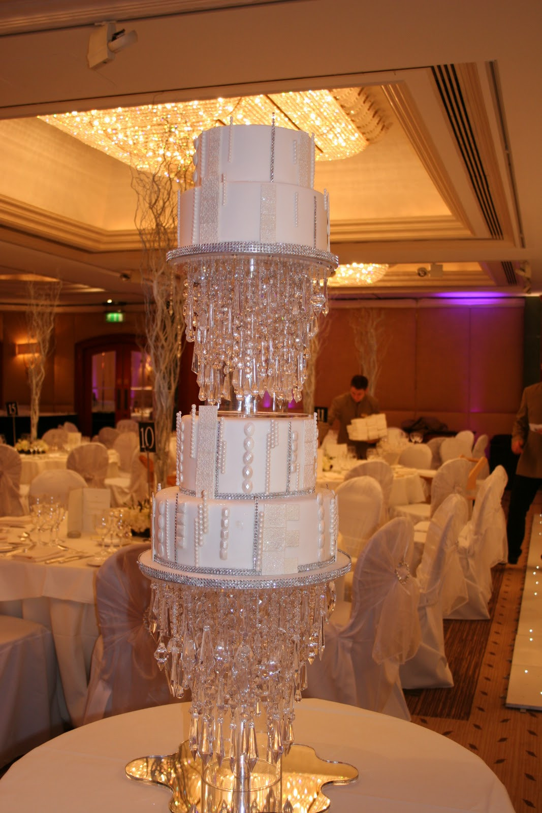 Chandelier Wedding Cakes
 We Love Elizabeths Cake Emporium Asian Wedding Ideas