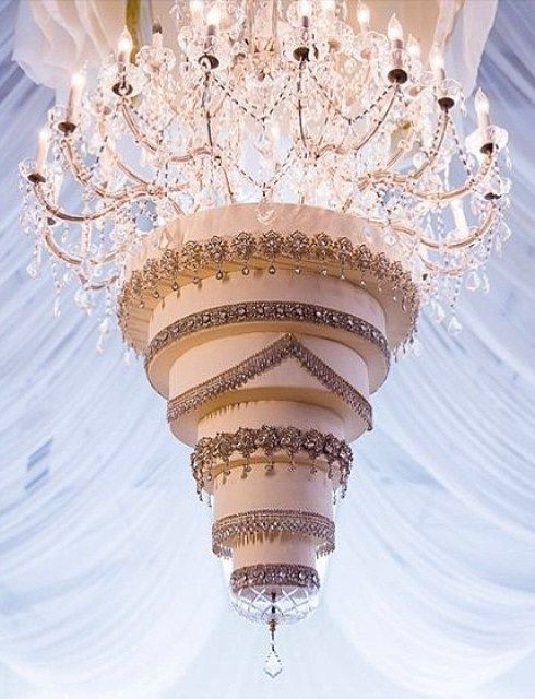 Chandelier Wedding Cakes
 This upside down chandelier wedding cake at Four Seasons